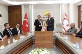 hikmet çinçin kıbrıs