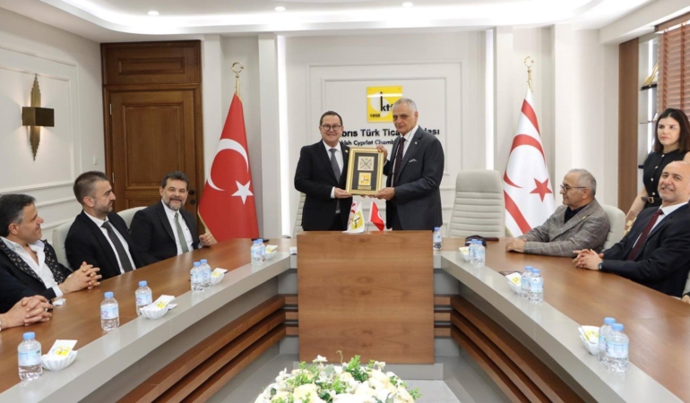 hikmet çinçin kıbrıs